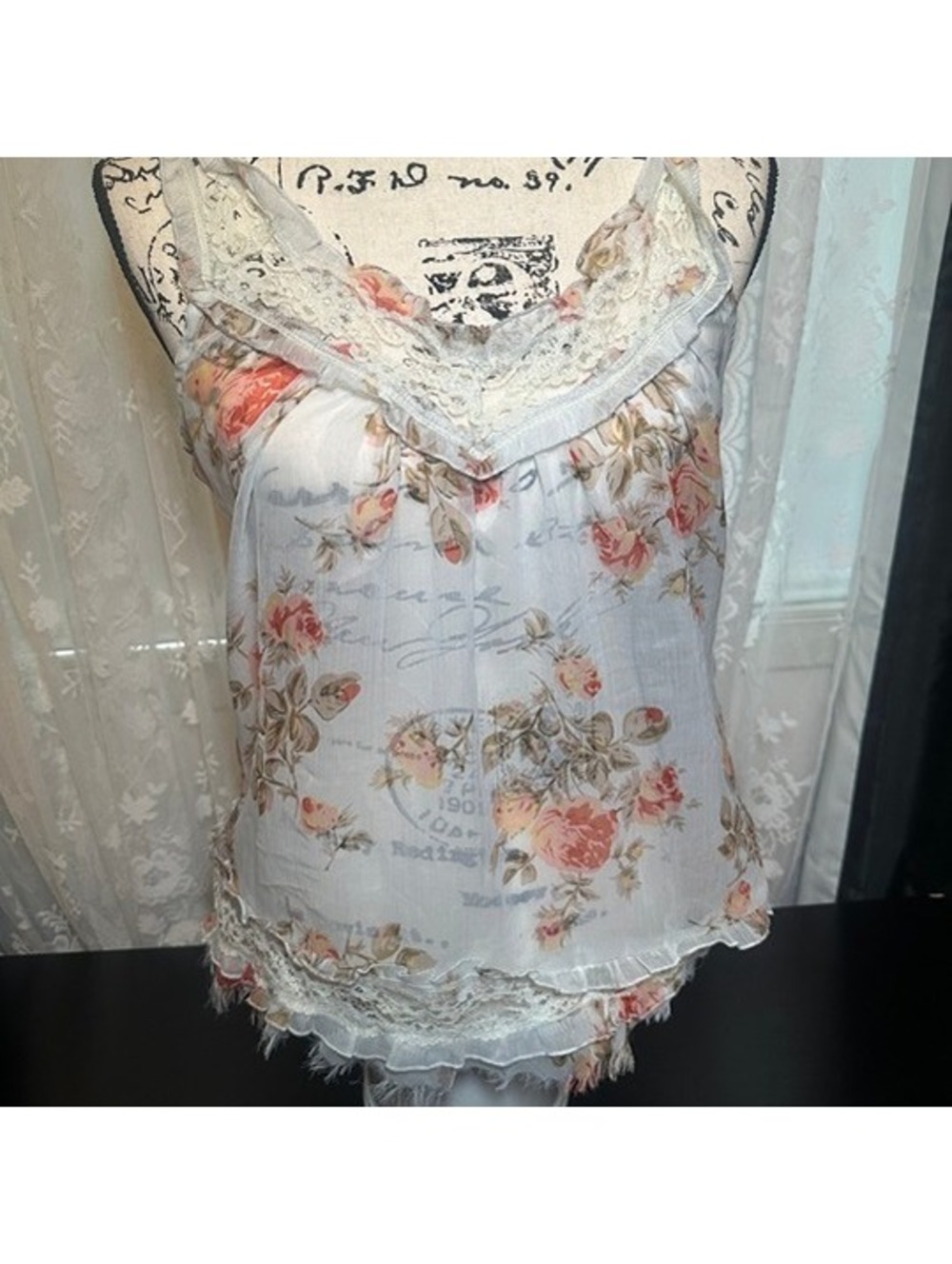 One World Floral Lace Ruffle Tank Top Women’s Medium Shabby Chic Boho